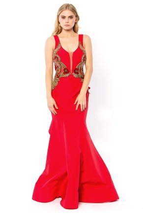 Long Tailed Small Size Sleeveless Evening Dress Y6360